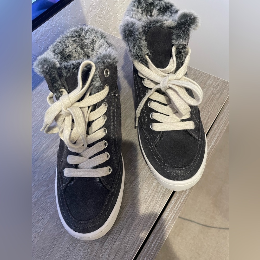 Cozy comfy faux fur lined mid top sneakers